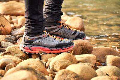 review hoka hiking boots