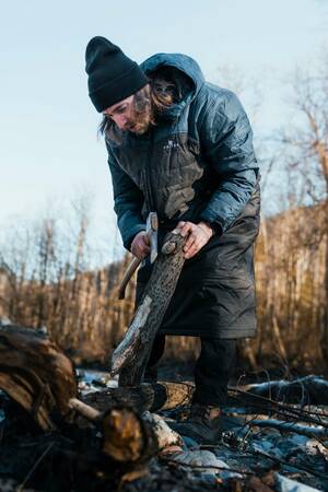 This coat doubles as a sleeping bag to keep the homeless warm in the winter  | Mashable