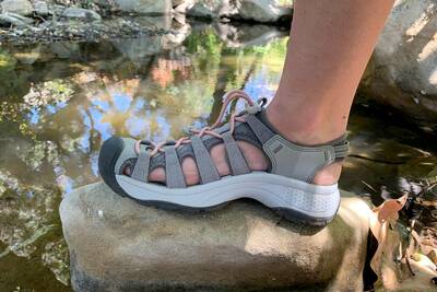 ecco shape 35 block sandal