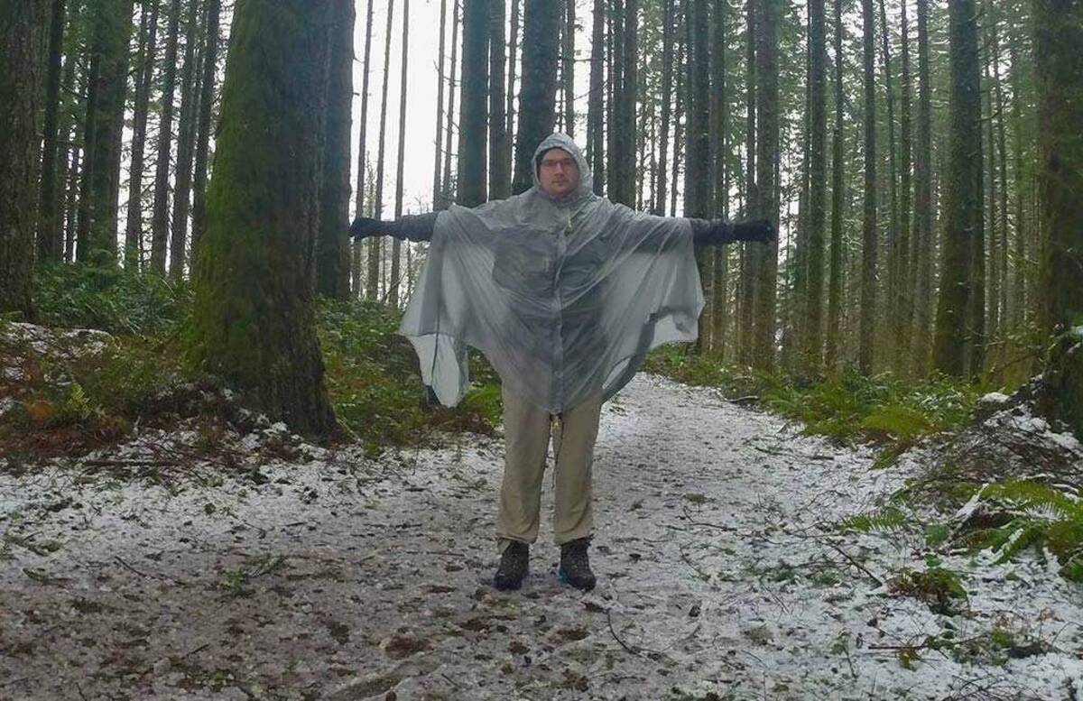 Compact Festivals & Camping Transparent Raincoat for Hiking Thorani Disposable Rain Poncho Transparent 140-190 cm I Lightweight 