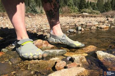 Vibram-KSO-Five-Fingers-Review-in-water-4