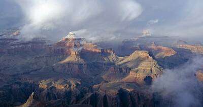 winter hiking in the grand canyon clouds