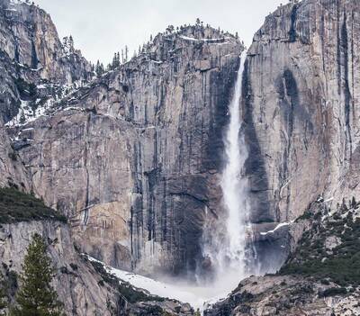Hikes in Yosemite National Park yosemite falls