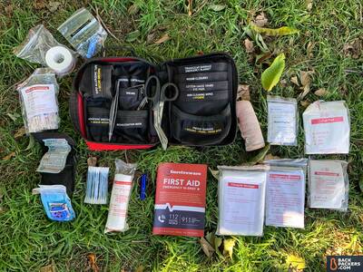 Surviveware-Small-First-Aid-Kit-unpacked