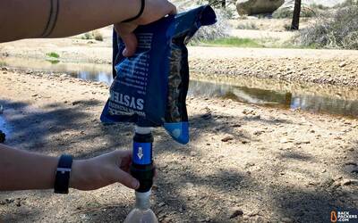 Sawyer-Squeeze-Water-Filter-review-squeezing-and-filtering
