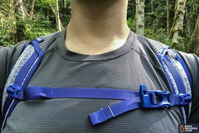 REI-Flash-22-review-chest-strap