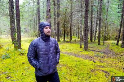 Patagonia-Micro-Puff-Hoody-review-hood-cinched-up-3
