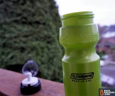 https://images.backpackers.com/i/400/-/836efa10406b8d6b7bf52433ee4ad21a/backpackers.com/wp-content/uploads/2017/12/Nalgene-ATB-22oz-Bottle-review-bottle-form.jpg