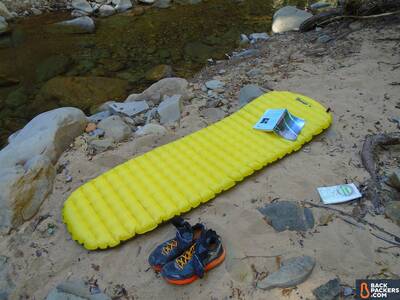 best sleeping pads for backpacking nemo-tensor-20r-review-on-sand