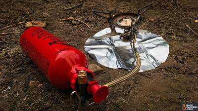 how to choose the best backpacking stove liquid fuel stove in action