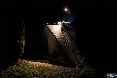 Zebralight-H52w-setting-up-tent