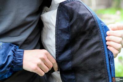 rain-jacket-mesh-inside-pocket