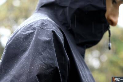 Arc'teryx-Zeta-LT-water-beading