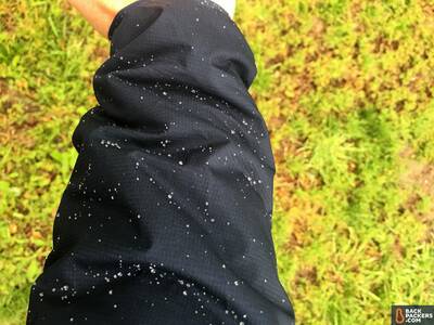 Arc'teryx Atom LT coreloft insulation dwr water beading