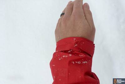 Patagonia M10 ultralight hardshell RainJacket cuff closure