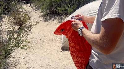 Sea-to-Summit-Comfort-Plus-Insulated-Review-doubled-sided-valves