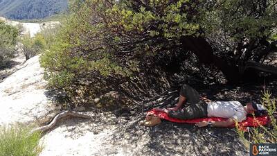 Sea-to-Summit-Comfort-Plus-Insulated-Review-nap-stealing