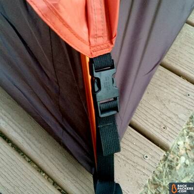 Alps-Mountaineering-Lynx-4-review-rain-fly-clips