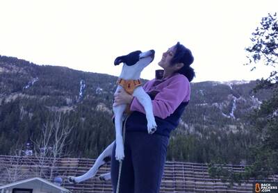Patagonia-Lightweight-Synchilla-Snap-T-review-with-dog