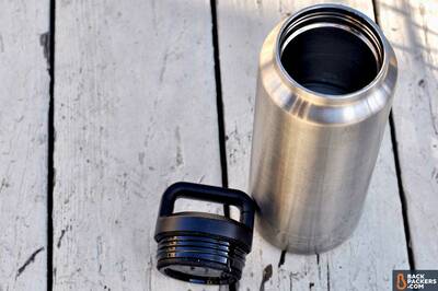 YETI-Rambler-36-oz-Bottle-review-lid-and-top