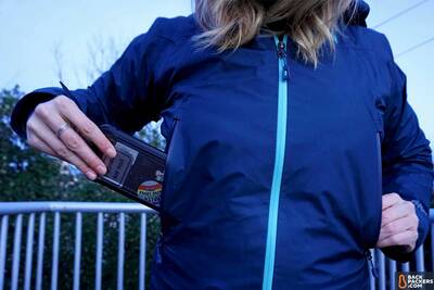 REI-Rhyolite-review--pockets