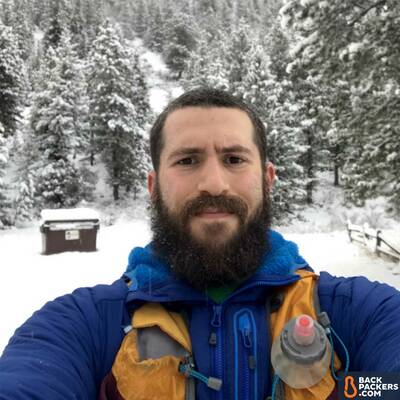 Outdoor-Research-Ascendant-Hoody-review-before-a-snowy-hike