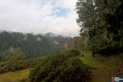 rei-magma-10-review-north-umpqua-trail-clouds