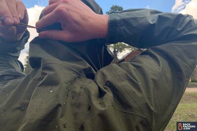 Outdoor-Research-Foray-review-hood-cinch-and-back
