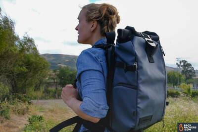 WANDRD-PRVKE-21-review-hiking-in-field-2