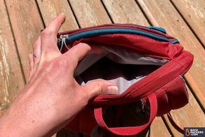Deuter-Speed-Lite-20-review-small-items-pouch