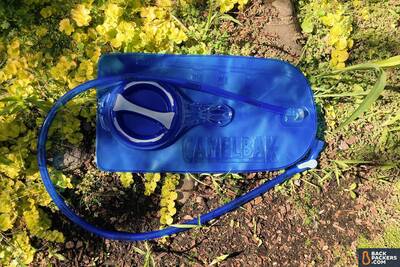 Camelbak-Rim-Runner-22-review-included-bladder