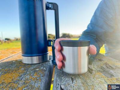 stanley-classic-vacuum-insulated-bottle-2-qt-drinking-lid