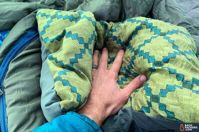 Therm-a-Rest-Compressible-Pillow-review-hand-compression