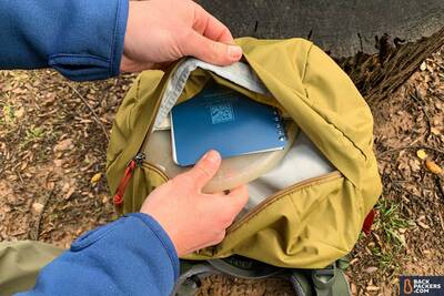 REI-Trailbreak-60-top-lid