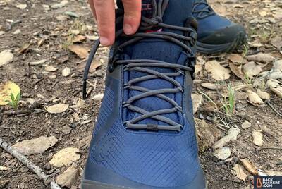 Topo-Athletic-Trailventure-laces-tieoff-points