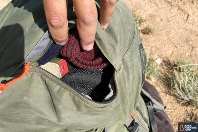 Kelty-Coyote-85-top-lid-pocket