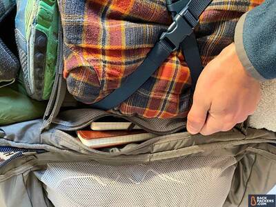YETI Crossroads Duffel Pockets