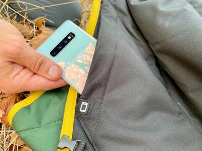 686 Puffer Phone Pocket