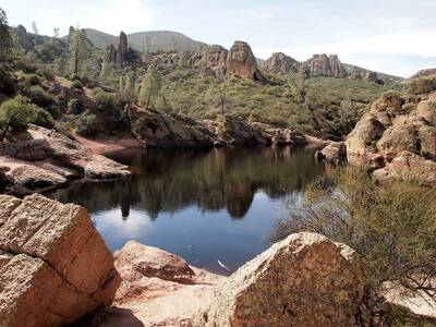 Bear gulch reservoir pinnacles national park condor gulch to high peaks loop