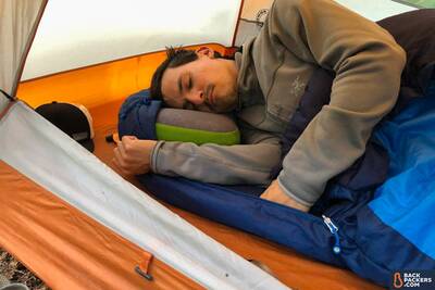 Sea-to-Summit-Aeros-Pillow-Premium-review-nap-time