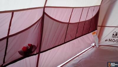 REI-Kingdom-4-Tent-interior-pockets