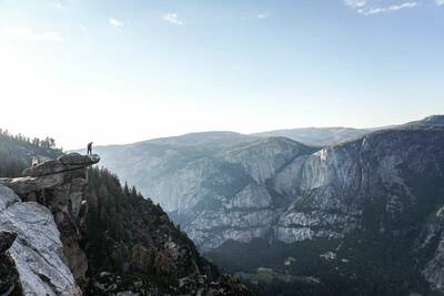 Hikes in Yosemite National Park four mile trail