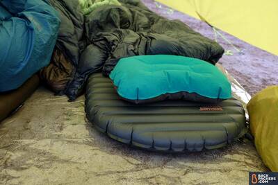 Therm-a-Rest-NeoAir-Uberlite-Review-with-pillow