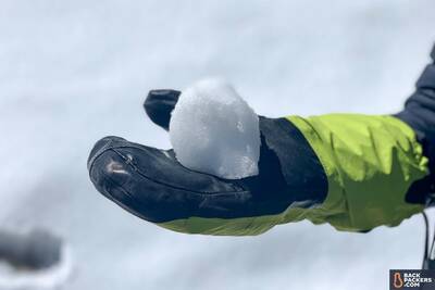 Outdoor Research Alti Mitt snowball