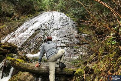 Arc'teryx-Fortrez-Hoody-review-scrambling-over-rivers