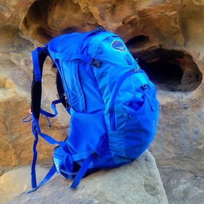 Osprey packs manta ag 28 store hydration pack