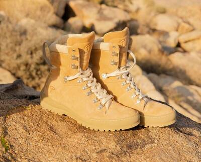 Boots for desert on sale hiking